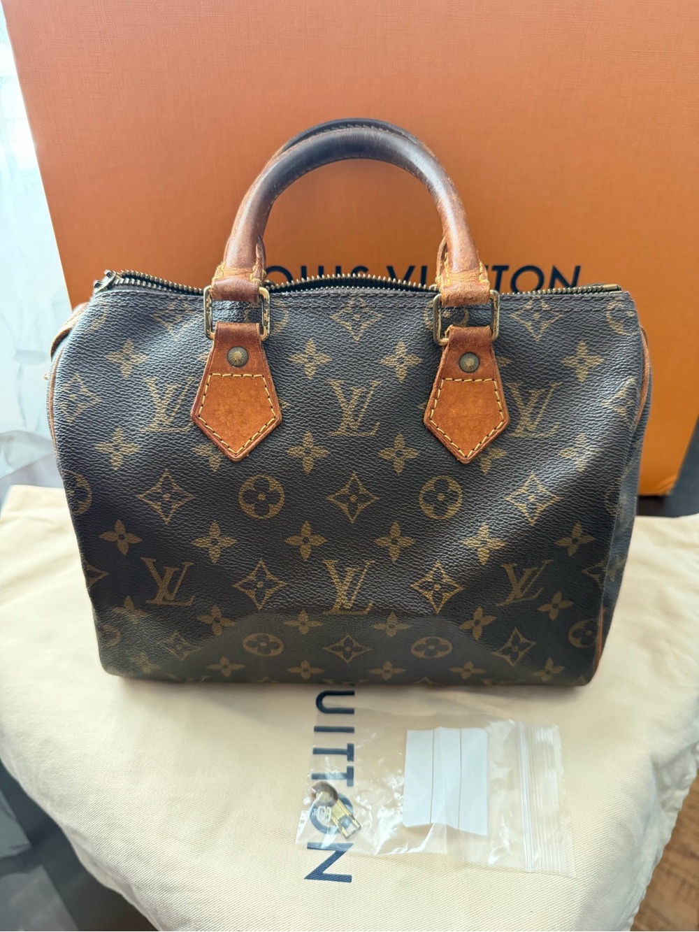 Louis Vuitton speedy 25